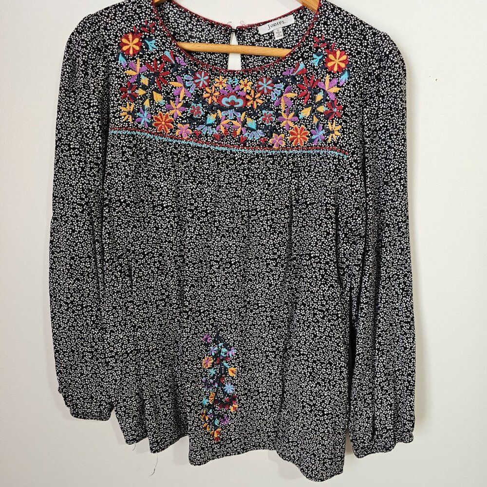 EUC JODIFL BOHO EMBROIDERED LONGSLEEVES TOP SIZE SMALL